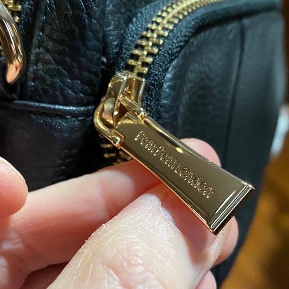 Pom Pom London Elegant Black Crossbody Bag - Picture 3 of 13